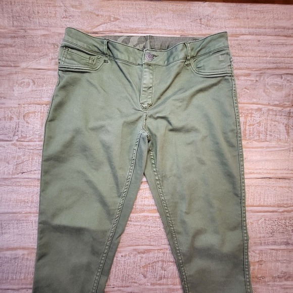 Flip Side Juniors 11 Reversible Skinny Jeans Green/ Woodland Camo Stretch - Picture 5 of 13